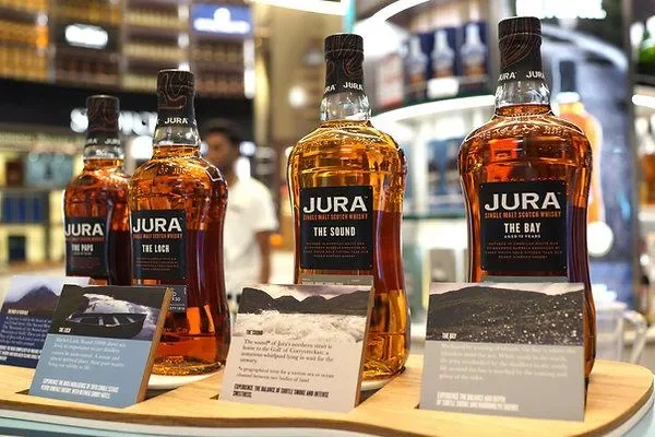 Archive image from the original WCC article: HOW WHISKY IN SINGAPORE IS BECOMING A STAPLE: A BREAKDOWN